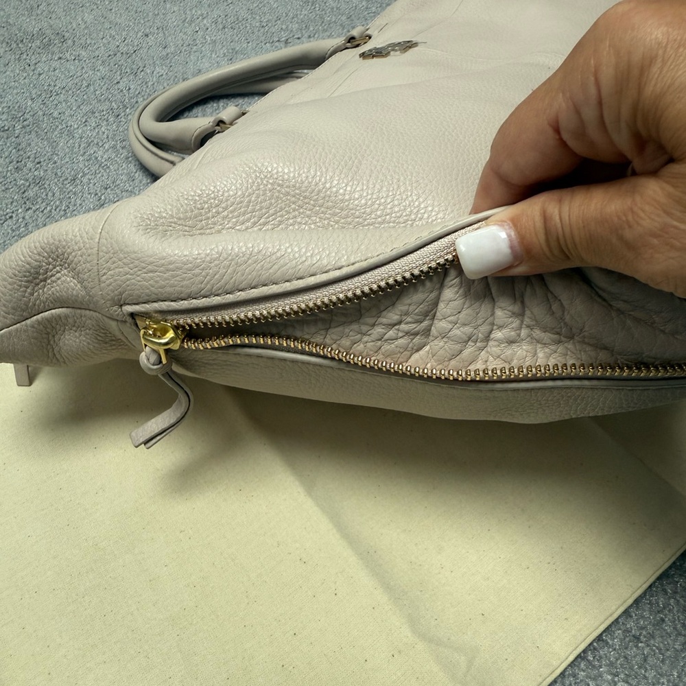 Tory Burch Cream Leather Tote - Picture 5 of 7